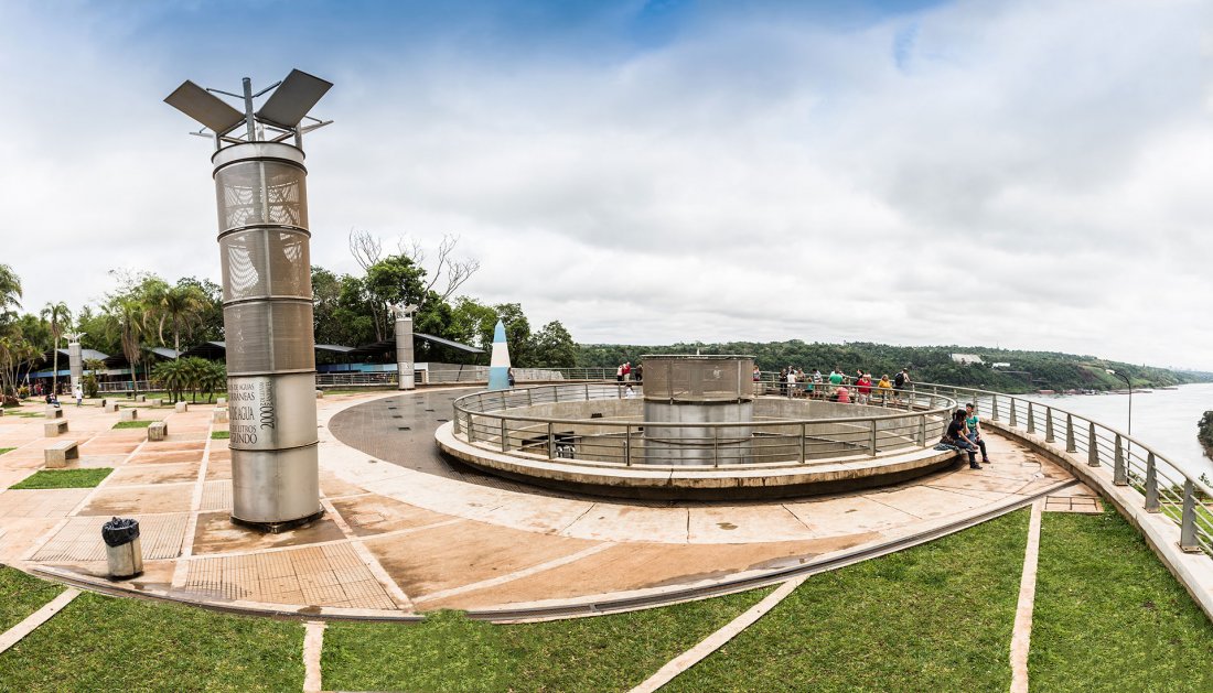 Cementos Avellaneda » Obras » Hito Tres Fronteras Puerto Iguazú » Hito Tres Fronteras Puerto Iguazú